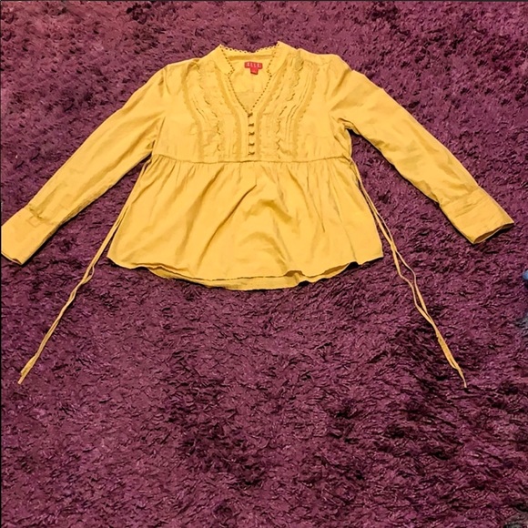 Elle Tops - EUC Elle yellow peasant top sz S